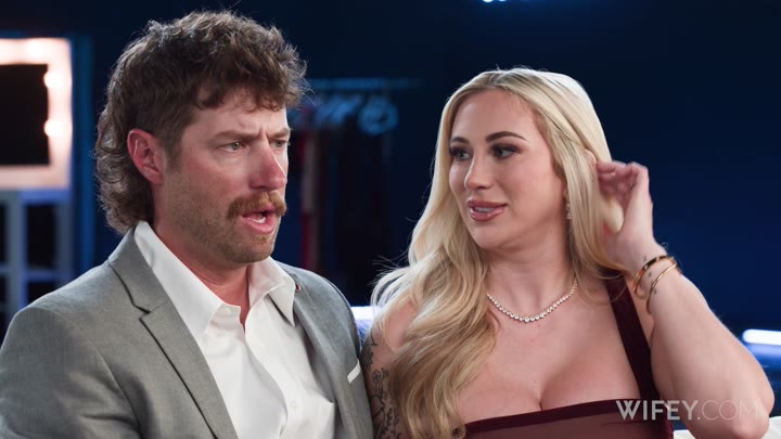 Brianna Coppage And Phillip: Curvy Blonde Hotwife Takes Massive Bbc