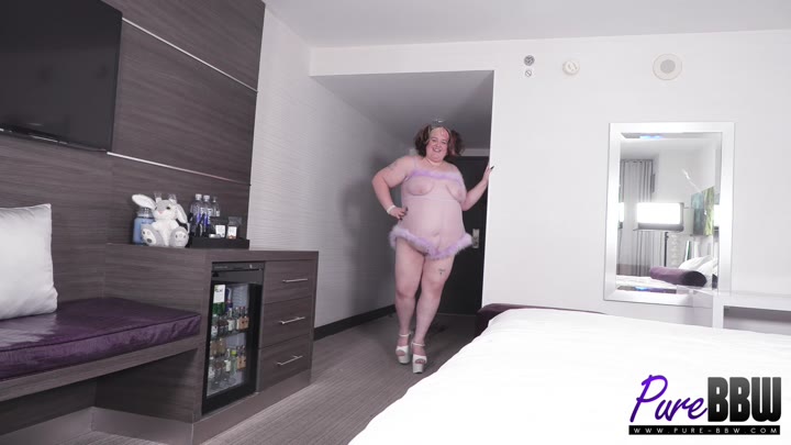 Chrissy Maywood Showing Off The Belly